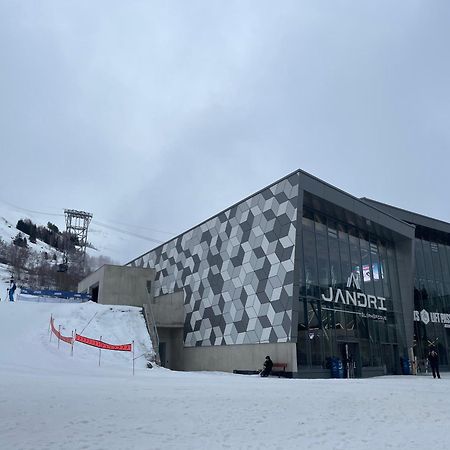 Petit appartement confort Les 2 Alpes résidence Arc en Ciel Près des pistes Les Deux Alpes Extérieur photo
